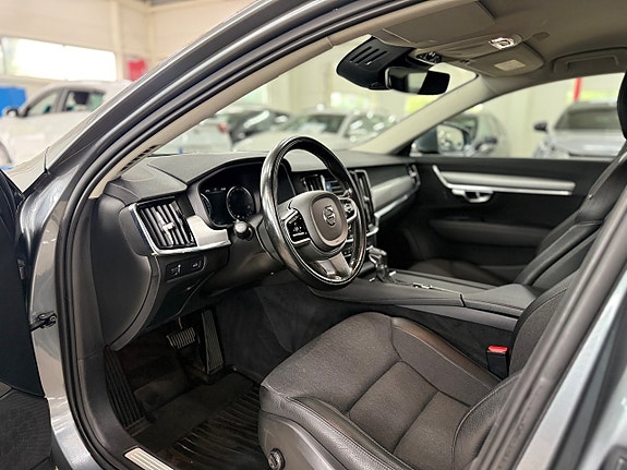 Volvo V90 10 of 22