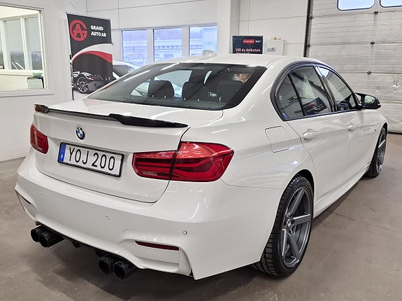 BMW 318d 4 of 26