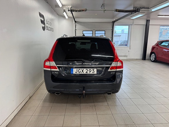 Volvo V70 4 of 16