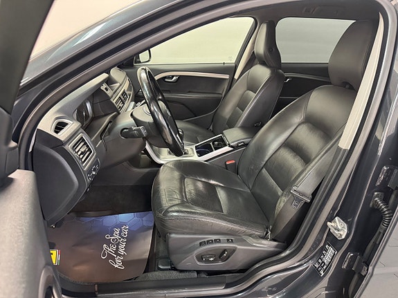Volvo V70 10 of 16