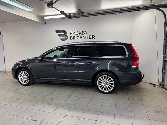 Volvo V70 3 of 16