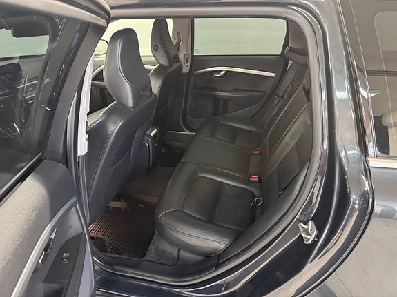 Volvo V70 11 of 16