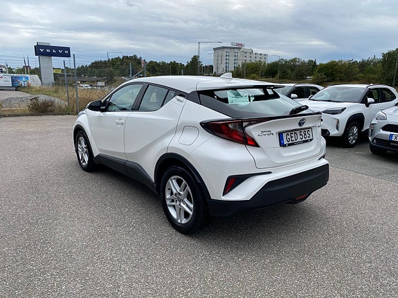 Toyota C-HR 4 of 17