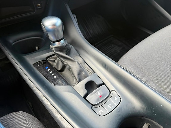 Toyota C-HR 12 of 17