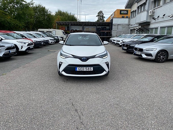 Toyota C-HR 3 of 17