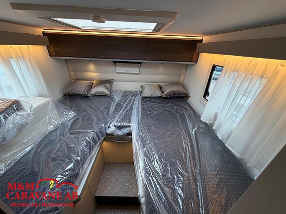 Adria COMPACT SUPREME DL FACE TO FACE 16 of 17