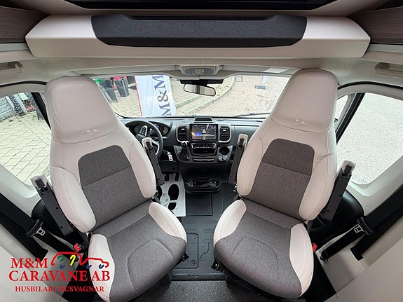 Adria COMPACT SUPREME DL FACE TO FACE 9 of 17