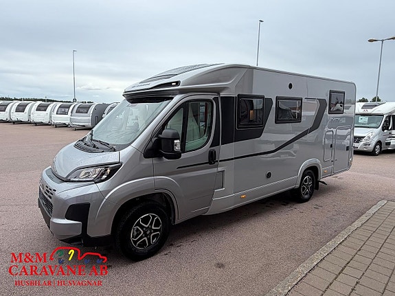 Adria COMPACT SUPREME DL FACE TO FACE 4 of 17