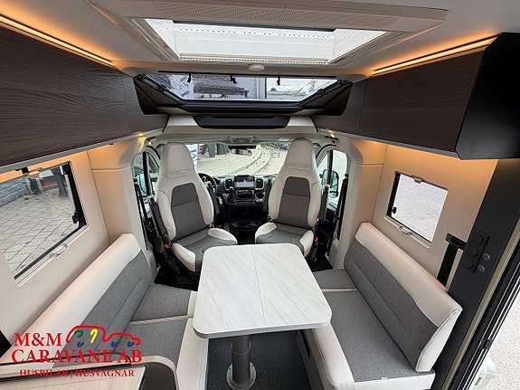 Adria COMPACT SUPREME DL FACE TO FACE 8 of 17