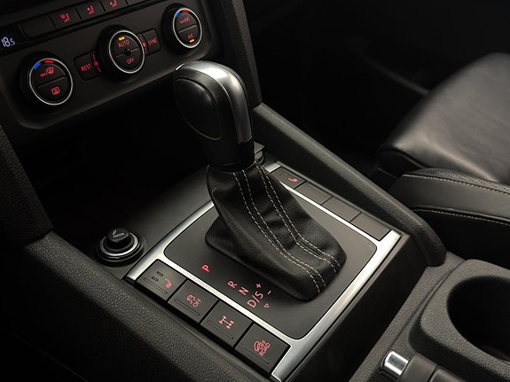 Volkswagen Amarok 25 of 30