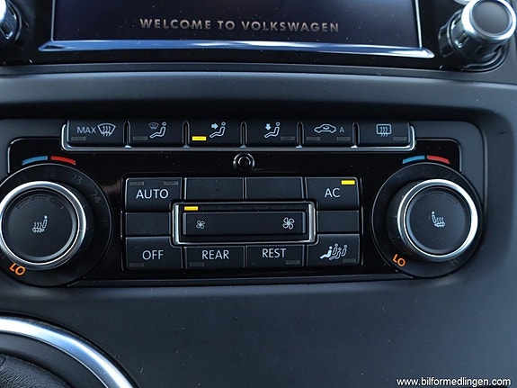 Volkswagen Multivan 16 of 23