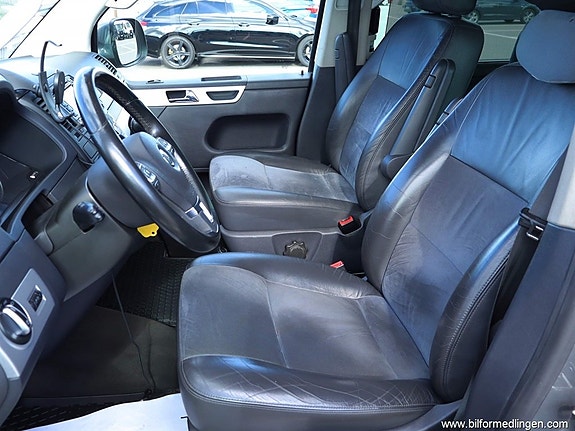 Volkswagen Multivan 5 of 23