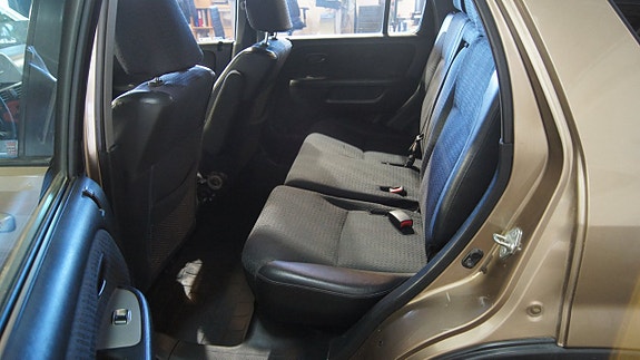 Honda CR-V 6 of 9