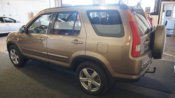 Honda CR-V 3 of 9