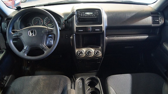 Honda CR-V 7 of 9