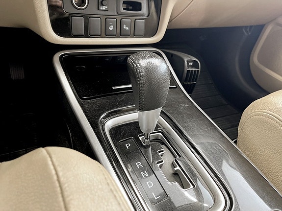 Mitsubishi Outlander 10 of 15