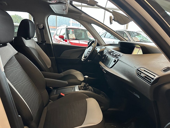 Citroen C4 Picasso 10 of 16