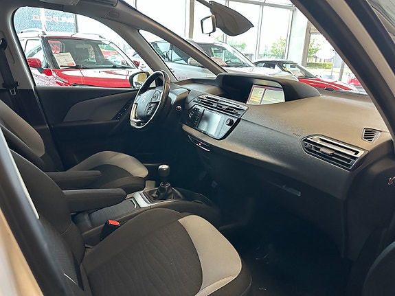 Citroen C4 Picasso 9 of 16