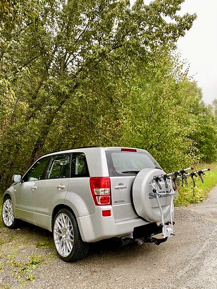 Suzuki Grand Vitara 2 of 5