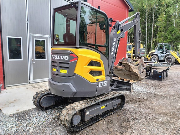 Volvo ECR25D Engcon EC204 5st Redskap 1560h 7 of 7