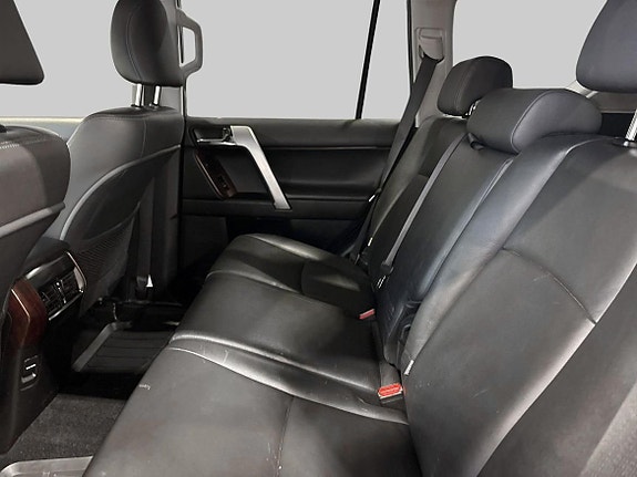 Toyota Land Cruiser 11 of 21