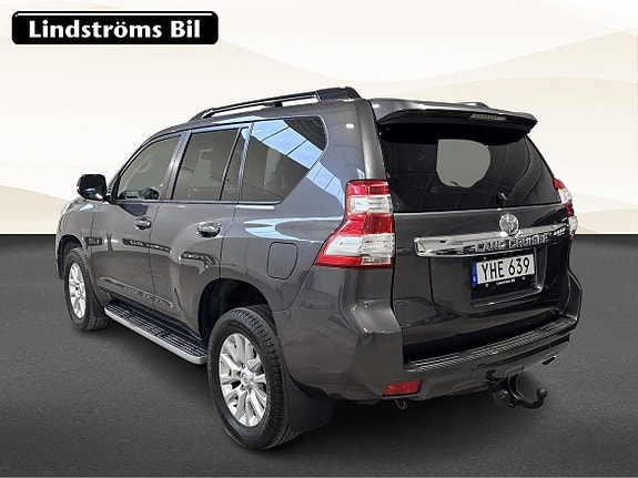 Toyota Land Cruiser 4 of 21