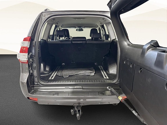 Toyota Land Cruiser 13 of 21