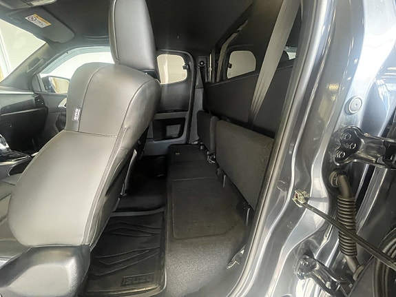 Isuzu D-max 11 of 17