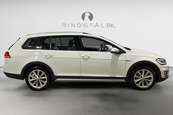 Volkswagen Golf Alltrack 8 of 17