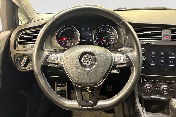 Volkswagen Golf Alltrack 13 of 17