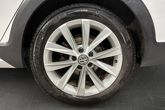Volkswagen Golf Alltrack 16 of 17