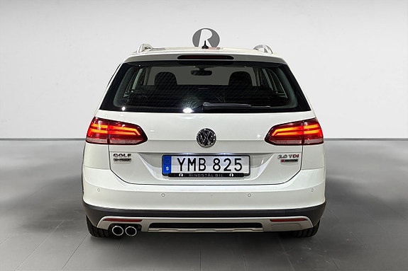 Volkswagen Golf Alltrack 6 of 17