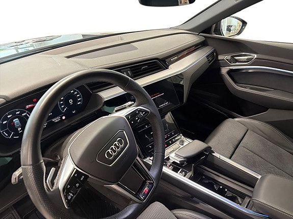 Audi Q8 11 of 26