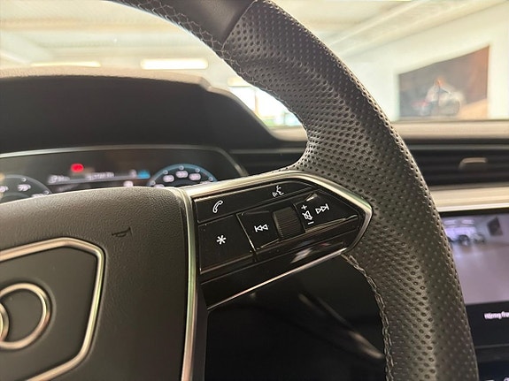 Audi Q8 21 of 26