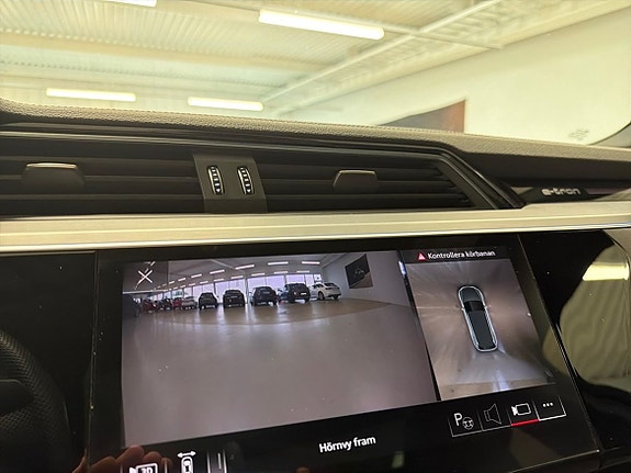 Audi Q8 18 of 26