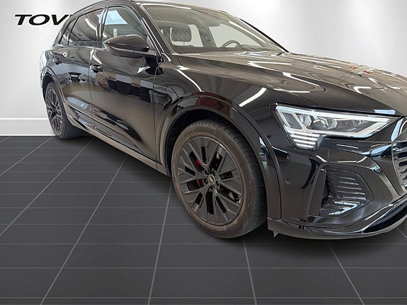 Audi Q8 9 of 26