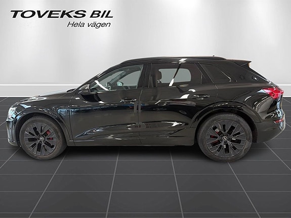 Audi Q8 6 of 26