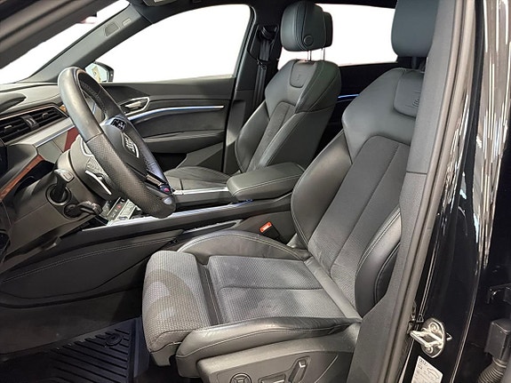 Audi Q8 13 of 26