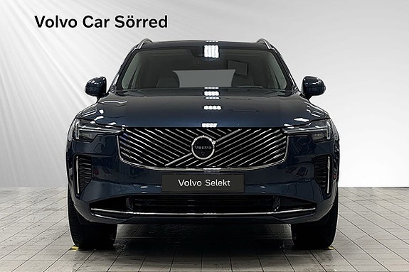 Volvo XC90 11 of 26