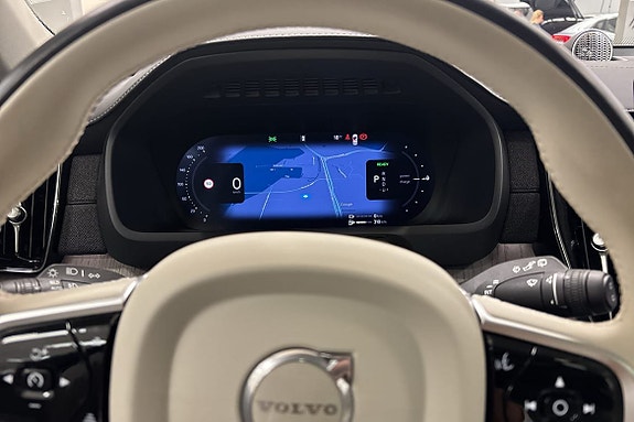 Volvo XC90 12 of 26