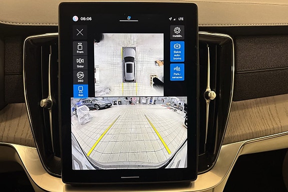 Volvo XC90 16 of 26