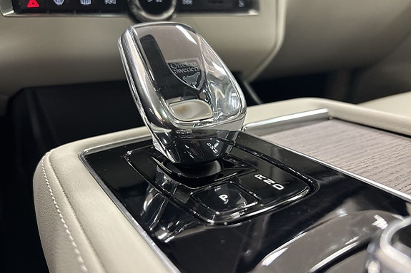 Volvo XC90 19 of 26