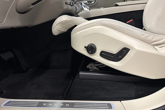 Volvo XC90 22 of 26
