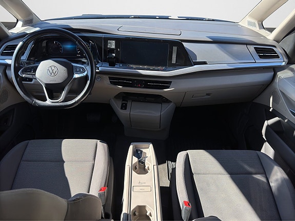 Volkswagen Multivan 12 of 19