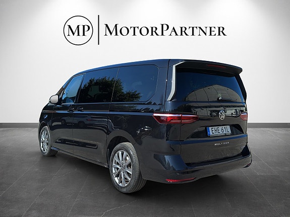 Volkswagen Multivan 5 of 19