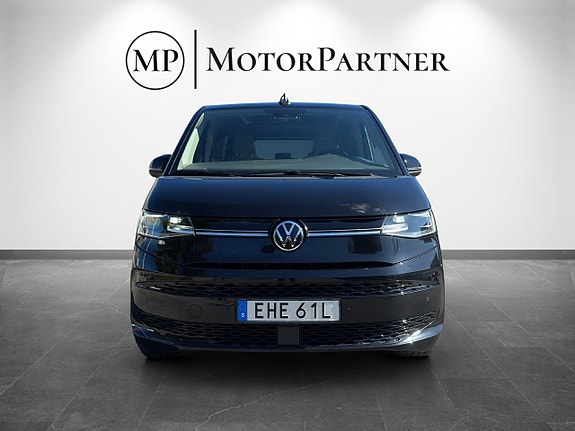 Volkswagen Multivan 2 of 19