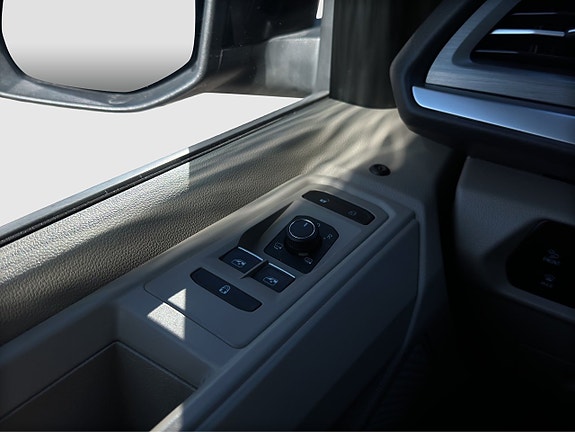 Volkswagen Multivan 18 of 19