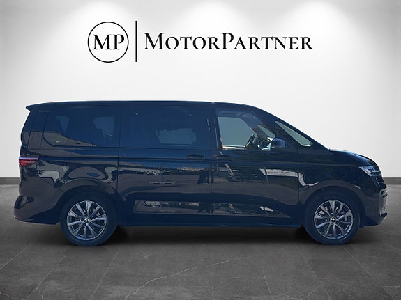 Volkswagen Multivan 8 of 19