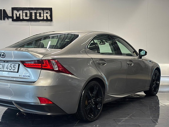 Lexus IS300h 10 of 25