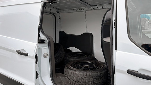 Ford Transit Connect 10 of 19